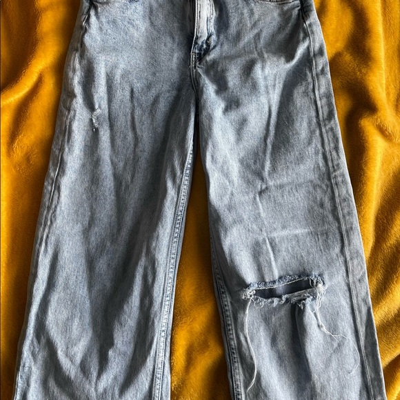 H and M wide leg light blue jeans size 12. Worn once in excellent condition - Picture 3 of 3